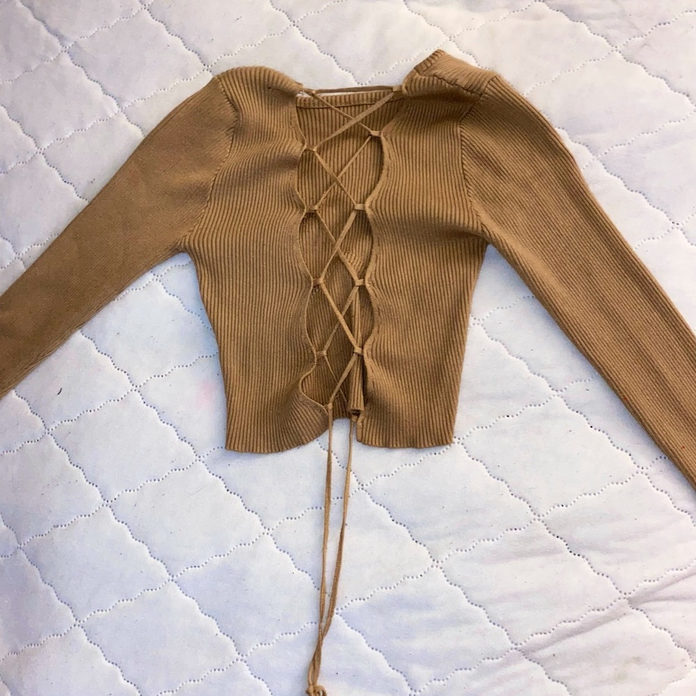 Brown long-sleeve that laces up in front SIZE Large